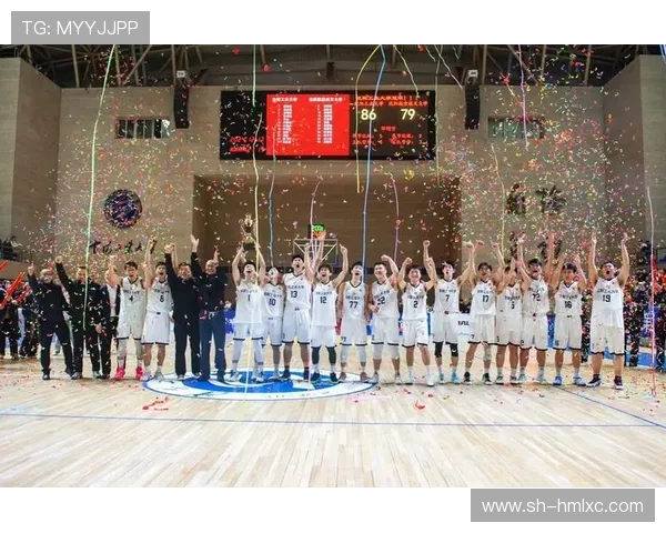 美国梦十一队挑战中国篮球队展现实力与激情的巅峰对决 美国梦十一队挑战中国篮球队展现实力与激情的巅峰对决