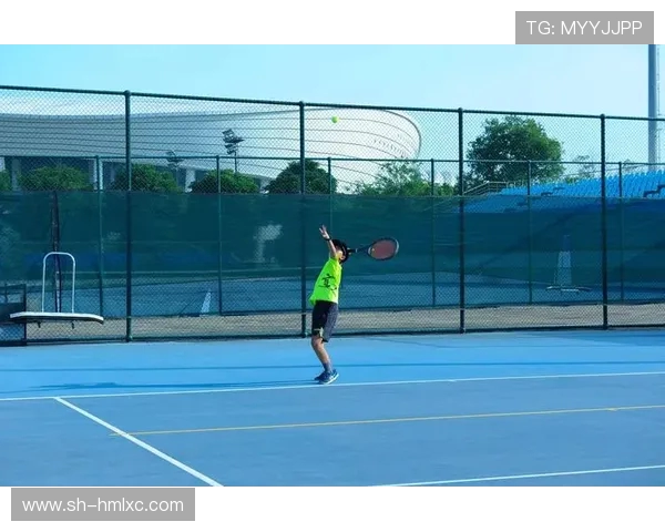 重庆网球队在总决赛积分榜上以70分稳居第一名展现强劲实力